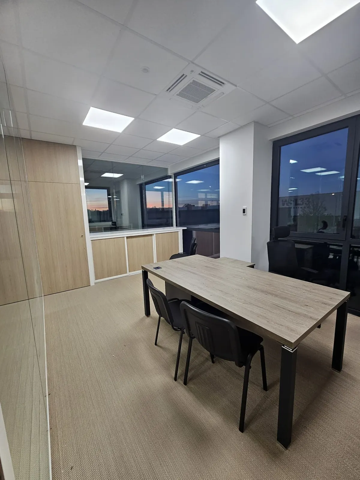Espace entièrement rénové et aménagé par Andrey Construction à Ambarès-et-Lagrave