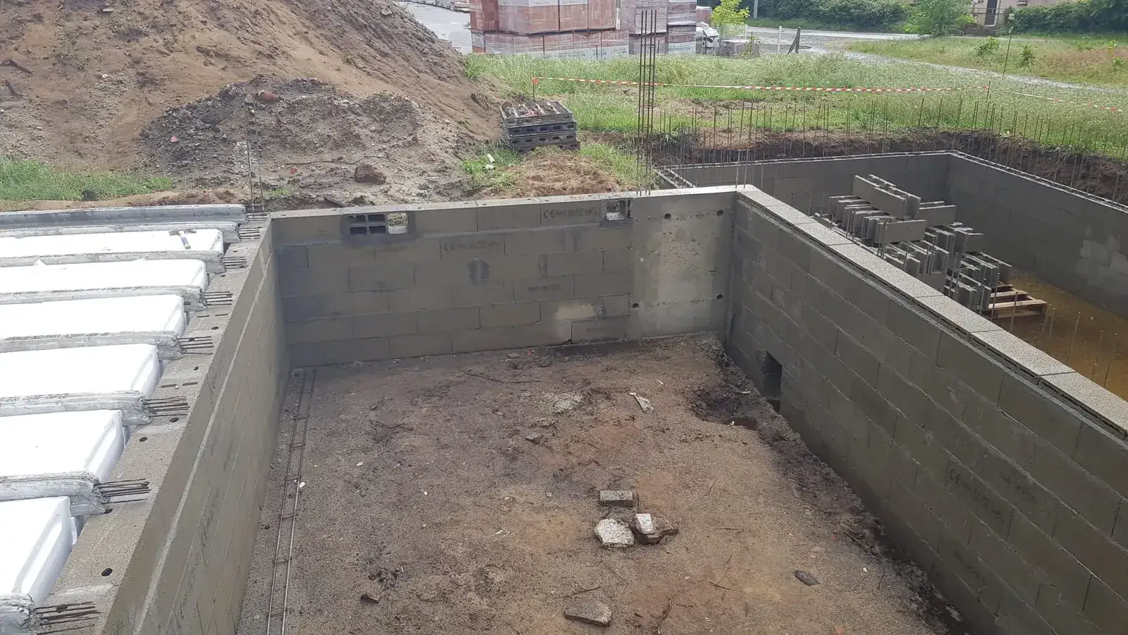 Vide sanitaire et murs de fondation en parpaings